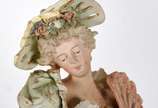 Par de figuras de porcelana representando casal... - Par de figuras de porcelana representando casal de nobres (com restauro). Par de figuras de porcelana representando casal... - Par de figuras de porcelana representando casal de nobres (com restauro).