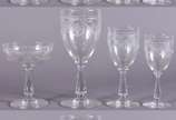 Serviço de cristal frances Saint Louis, lavrado... - Serviço de cristal frances Saint Louis, lavrados com guirlandas,  composto de: 11 taças de champagne, 11 taças para vinho tinto, 8 taças para vi... Serviço de cristal frances Saint Louis, lavrado... - Serviço de cristal frances Saint Louis, lavrados com guirlandas,  composto de: 11 taças de champagne, 11 taças para vinho tinto, 8 taças para vi...