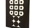 Victor Vasarely (1906-1997), Sem título - Serigrafia 
ass. inf. direito 
36 x 30 cm
Edição 14/15
Em excelente emolduramento de acrílico Victor Vasarely (1906-1997), Sem título - Serigrafia 
ass. inf. direito 
36 x 30 cm
Edição 14/15
Em excelente emolduramento de acrílico