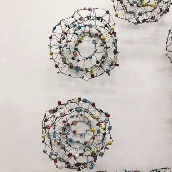 Luiz Hermano (1954), RESPIRO, 2011 - Arame e capacitor<br>Possui certificado  - Luciana Caravello Arte Contemporânea Luiz Hermano (1954), RESPIRO, 2011 - Arame e capacitor<br>Possui certificado  - Luciana Caravello Arte Contemporânea