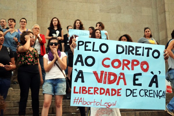 Polêmica: há 22 anos, a Grécia legalizava o aborto