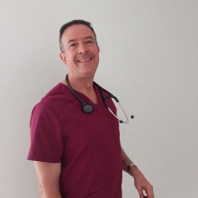 Álvaro Alomia Arce, Especialista en Medicina Familiar Cali
