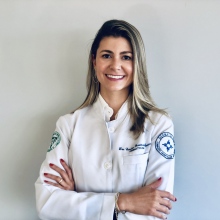 Caroline Ferreira de Moraes, Dermatologista Porto Alegre