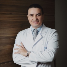 Tiago Bezerra de Freitas Diniz, Cirurgião do aparelho digestivo Campinas
