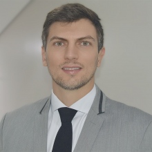 Yuri Moresco de Oliveira, Cirurgião plástico Curitiba