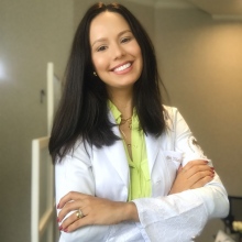 Thaís Andrade de Oliveira Rosa, Dermatologista Ubá