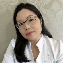 Luciane Saruhashi Costa, Dermatologista Curitiba
