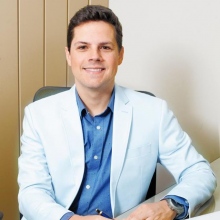 Rafael Alves, Cirurgião plástico Salvador