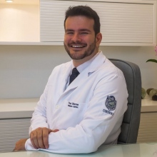 Vitor Neves, Cirurgião do aparelho digestivo Rio de Janeiro