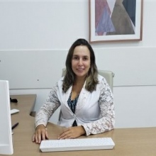 Ana Karina Santos, Cirurgião plástico Santos