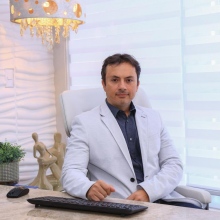 Antonio de Deus Pinto Junior, Cirurgião plástico Goiânia