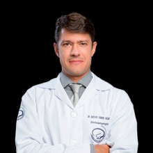 Gustavo Fabiano Nogueira, Cirurgião de cabeça e pescoço Curitiba