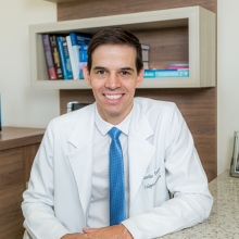 Maurilio Ramos Paiva, Coloproctologista Oliveira