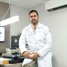 Osmel Jesus Gonzalez Mayol, Reumatologista Caruaru