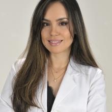 Renata Vidal, Cirurgião plástico Recife