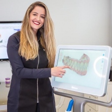 Hellen Kareninny Coimbra Ulhoa, Dentista Belo Horizonte
