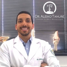 Aleixo Tanure, Cirurgião da mão Salvador