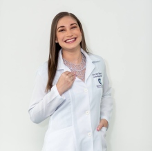 Lívia Mirelle Barbosa, Cirurgião buco-maxilo-facial Recife