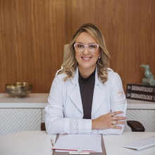 Danielle Souza Espinel, Dermatologista Natal
