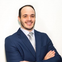 Alberto Ayres Suarez, Cirurgião buco-maxilo-facial São Paulo