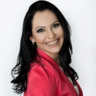 Leila Chaves