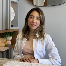 Ana Gabriela Vivarelli, Dermatologista Goiânia