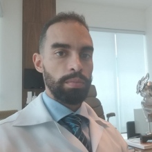 Bruno Alvarenga Silva Loredo, Cirurgião buco-maxilo-facial Brasília