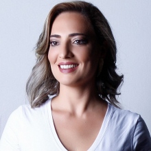 Natasha Bazhuni, Psicólogo Salvador