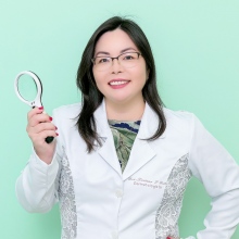 Luciane Saruhashi Costa, Dermatologista Curitiba