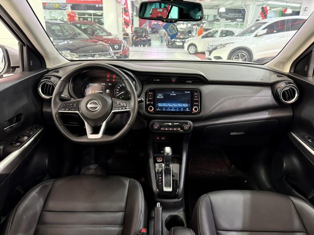 foto principal do veículo Nissan Kicks   1.6 16V FLEXSTART EXCLUSIVE XTRONIC
