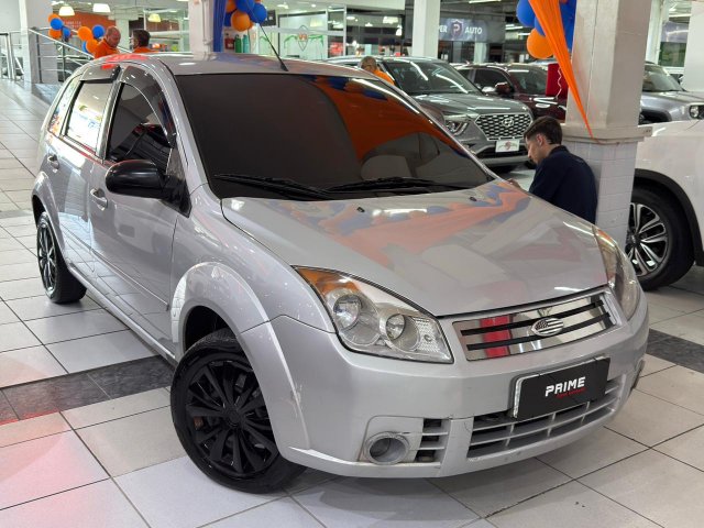foto principal do veículo Ford Fiesta   1.6 MPI HATCH 8V FLEX 4P MANUAL