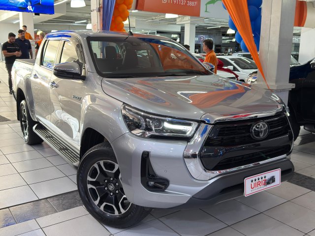 foto principal do veículo Toyota Hilux   2.8 D-4D TURBO DIESEL CD SRX 4X4 AUTOMÁTICO