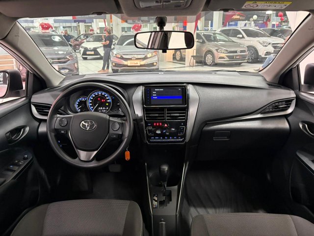 foto principal do veículo Toyota Yaris sedan   1.5 16V FLEX SEDAN XL MULTIDRIVE