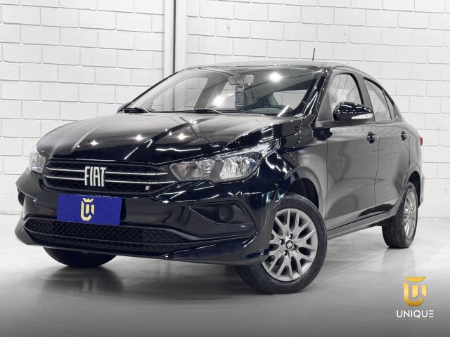 Detalhe do Fiat Cronos na Unique Automóveis em Indaiatuba