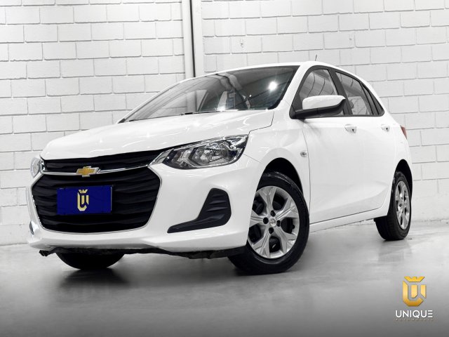 Detalhe do Chevrolet Onix Turbo na Unique Automóveis em Indaiatuba