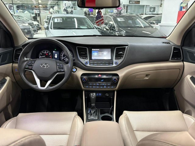 foto principal do veículo Hyundai Tucson  cross 1.6 16V T-GDI GASOLINA LIMITED ECOSHIFT