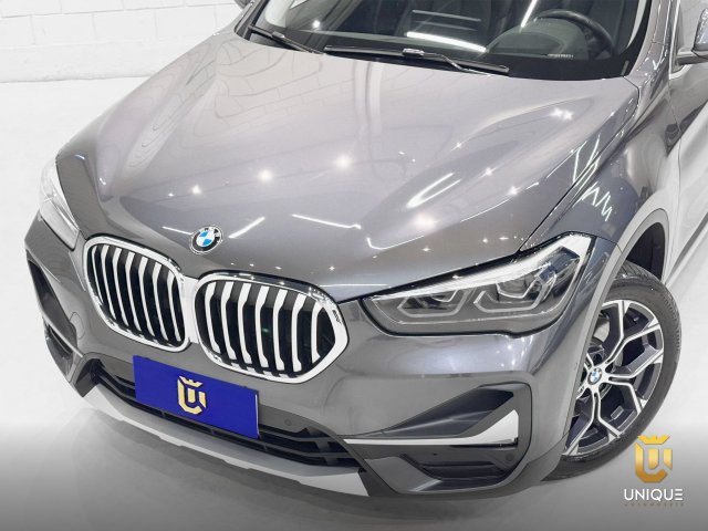 Detalhe do BMW X1 disponível no estoque da Unique Automóveis em Indaiatuba