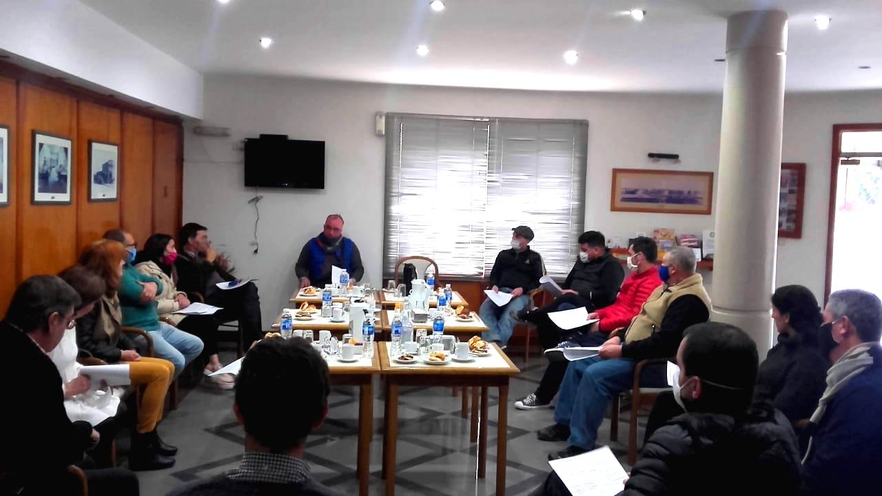 Reunión de la Filial La Pampa con gastronómicos de Santa Rosa – FEHGRA