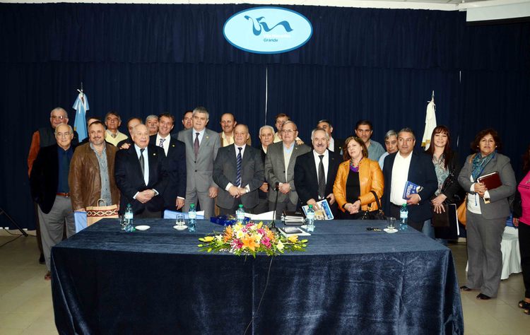 Open uri20150504 35738 zljom8?1430780051