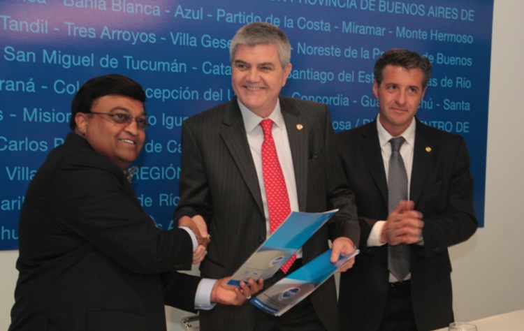 Open uri20150504 35738 1bm7l69?1430780732