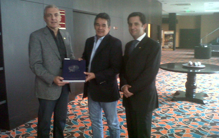 Open uri20150504 35738 8u5j8s?1430782544