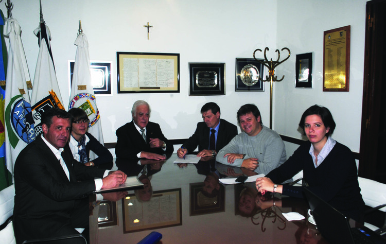 Open uri20150504 35738 1dtccet?1430783030