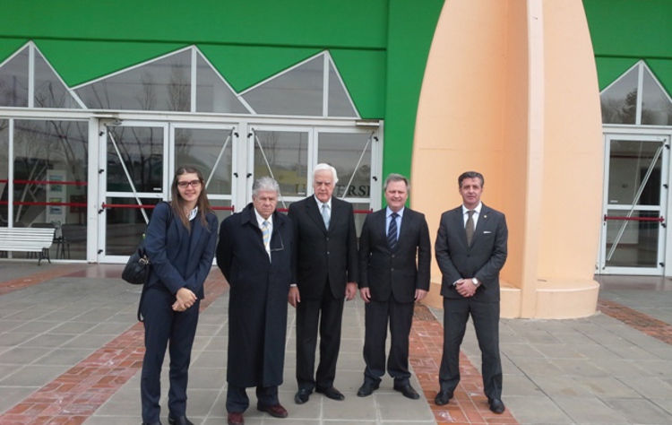 Open uri20150504 35738 w1q3uo?1430783677