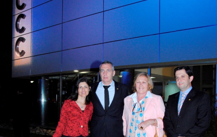 Open uri20150504 35738 bhvfkl?1430784916