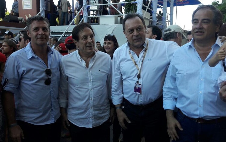 Claudio aguilar con oscar ghezzi y gustavo santos