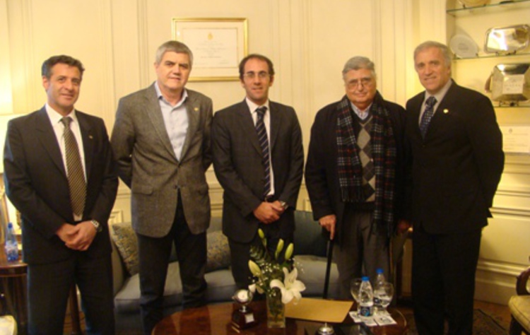 Open uri20150509 57990 uk7dxb?1431209207