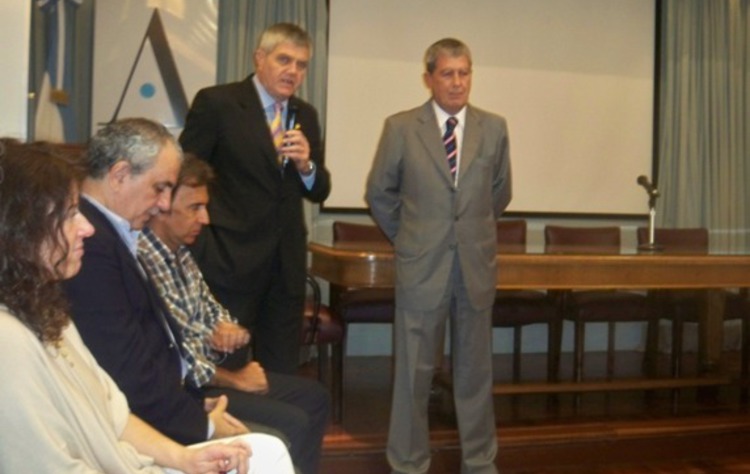 Open uri20150509 61016 rnbyd6?1431210487