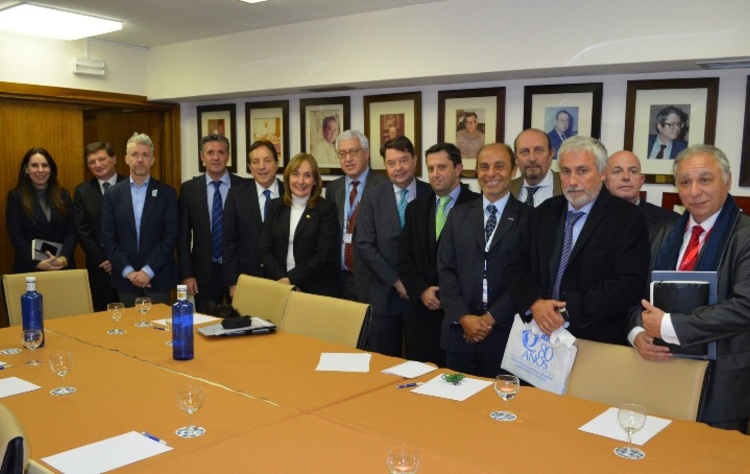 2 fehgra y referentes argentinos en la omt