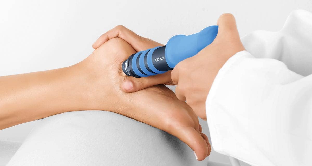 Estudos Clínicos: Terapia por Ondas de Choque para Fasceíte Plantar