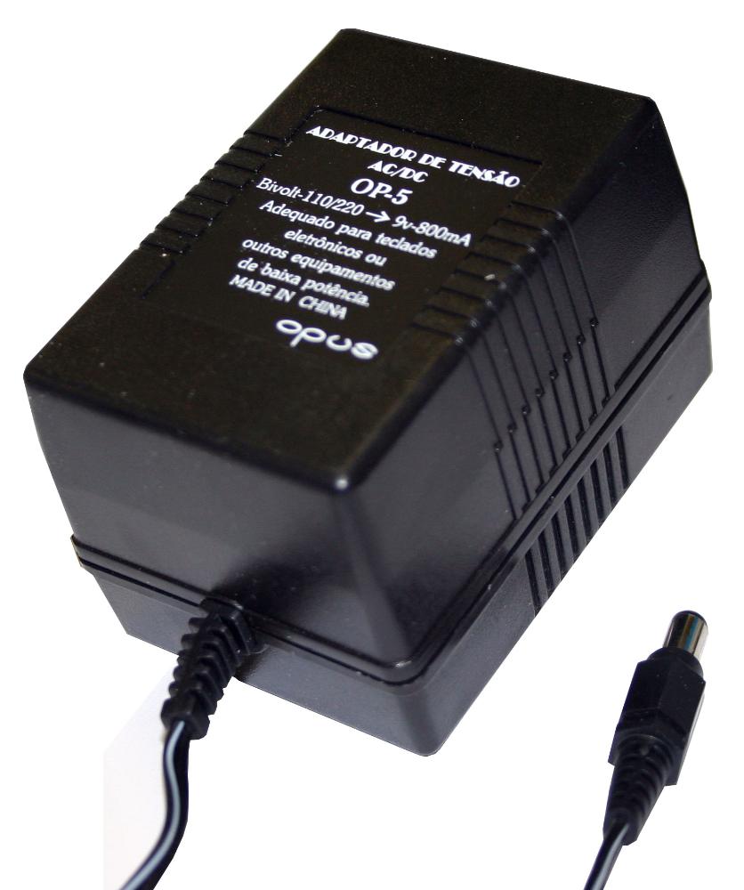 Eliminador de pilhas 800 mA - AC bivolt co chave seletora / DC 9 V